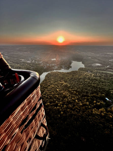 istock Hot Air Balloon Trip View 1913104732