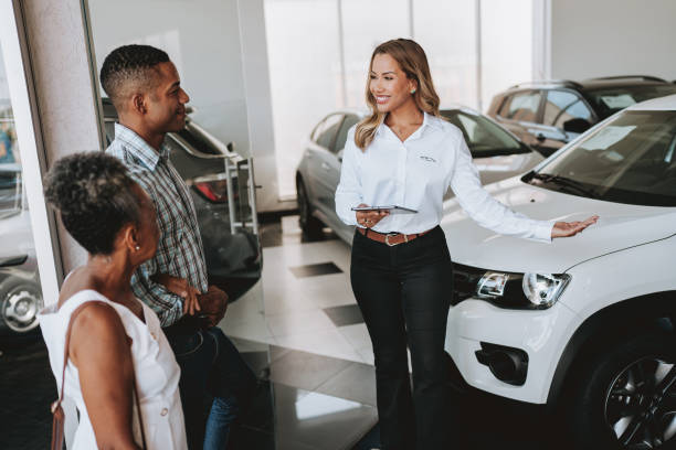 buy a car - car old african descent car salesperson 뉴스 사진 이미지