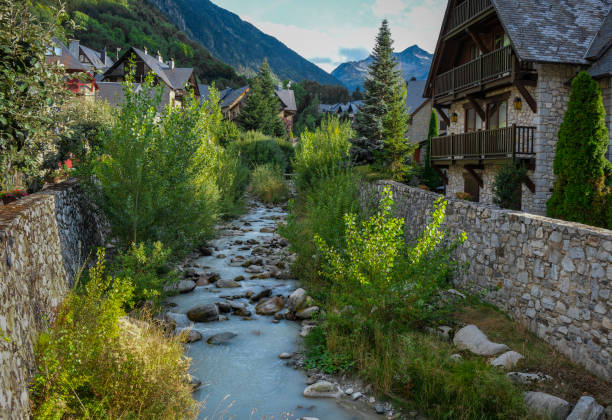 Garos, Arties, Aran Valley, Spain, Europe, houses, doors, windows, forests, rivers, waterfalls, mountains