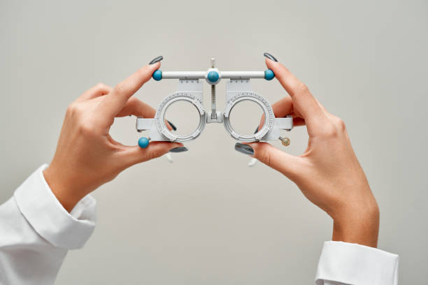 Glasses fitting and eye examination by an ophthalmologist