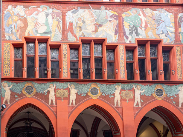 affreschi nel cortile del rathaus di basilea - city government town hall government building foto e immagini stock