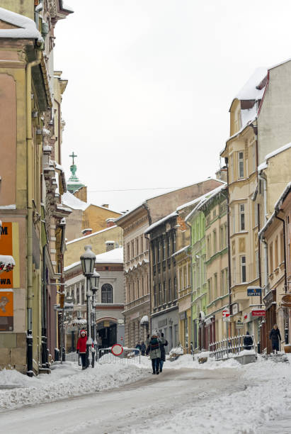ulica starego miasta zimą, cieszyn, polska - cieszyn zdjęcia i obrazy z banku zdjęć