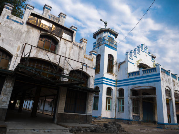 istock Abandoned building in Yogyakarta, Indonesia 1915259465