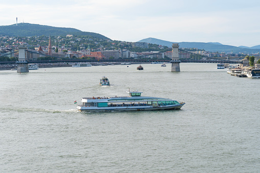 tourist, boat, turning, Danube, summer, Budapest, Chain Bridge,