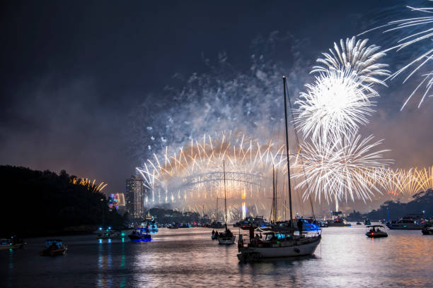 istock Sydney New Years Eve 2023 midnight fireworks 1916015896