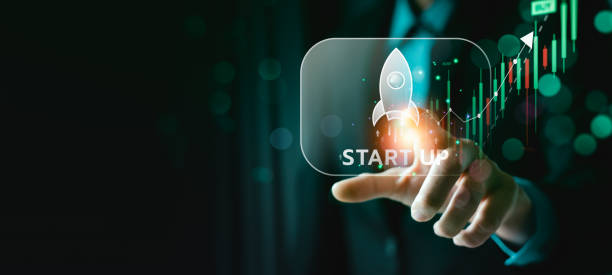 istock Global tech startup innovates to connect customers worldwide. Emphasizes creativity, resource management for sustainability. Clear leadership, digital marketing. Startup business concept 1916276503