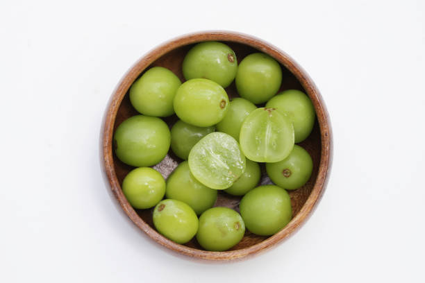 istock Shine muscat grape on white background. 1916740553