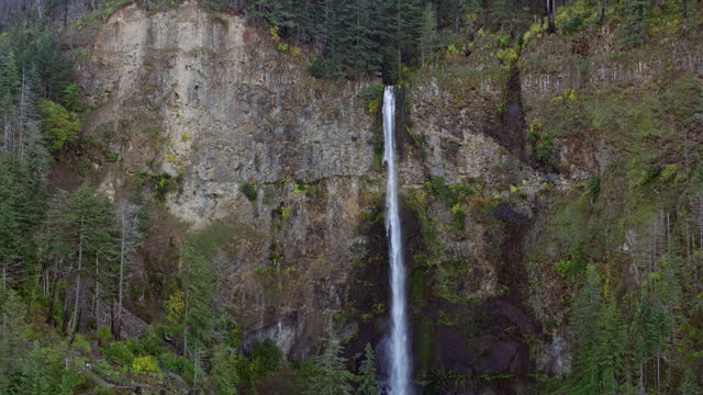 AERIAL Multnomah Falls, Oregon, USA