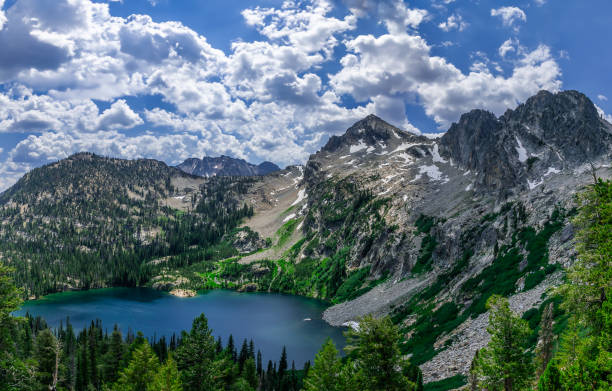 istock Idaho Sawtooth Mountains 1917320707