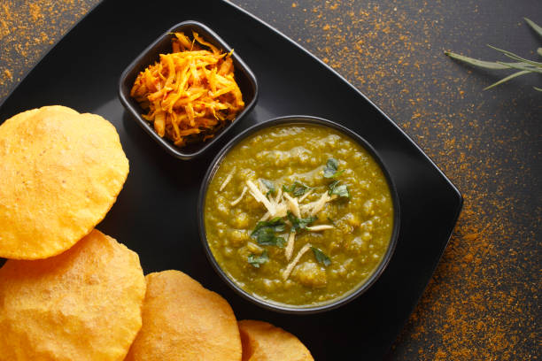 istock Chutney Aloo and Masala Puri 1917457672