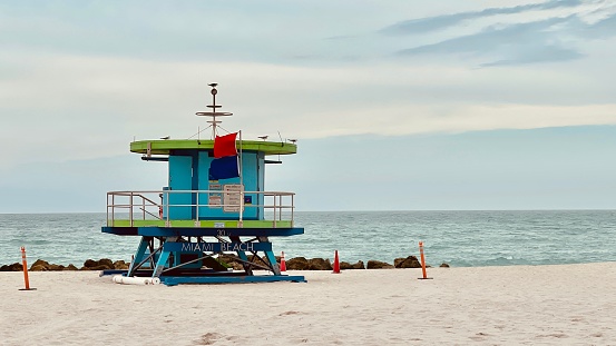 Strandwachters huis op het strand van Miami