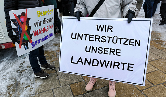 Demonstrations with signs against the German government and for the farmers
