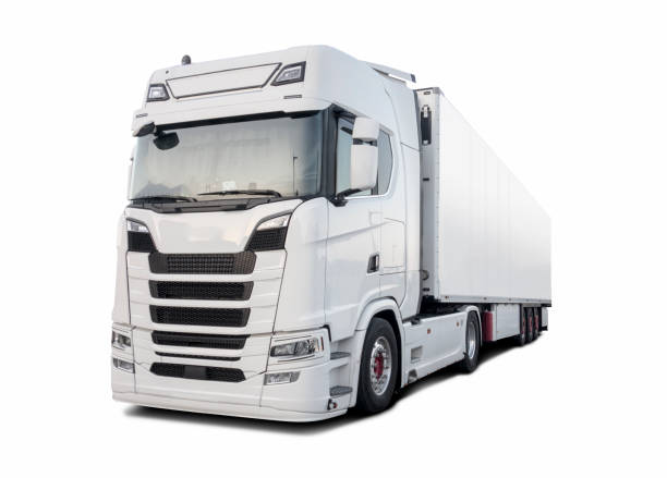 Long vehicle for transporting goods by road, cut out on a white background, front view. Foto de estudio.