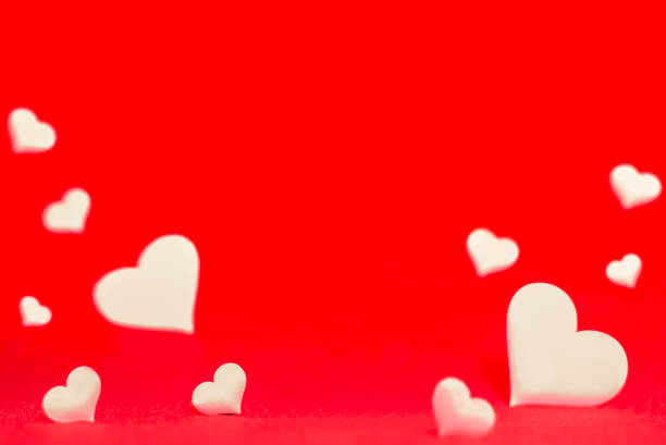 фон для дня святого валентина с розовыми сердечками в фокусе и вне фокуса для открытки ко дню святого валентина, для приглашения на свадьбу, - wedding reception valentines day gift heart shape стоковые фото и изображения