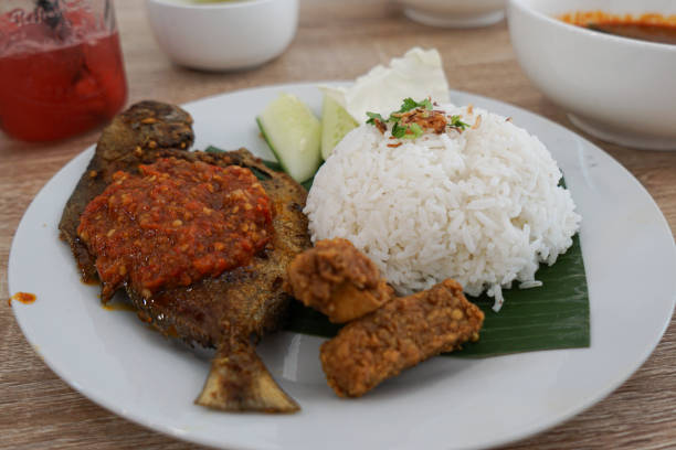 istock Nasi Bawal Penyek 1918526243