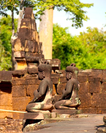 Deux statues Banteay Srei