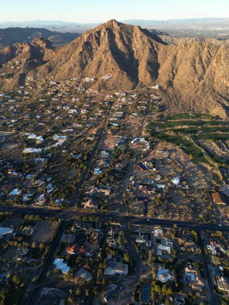 scottsdale, phoenix, arizona - phoenix arizona city road photos et images de collection