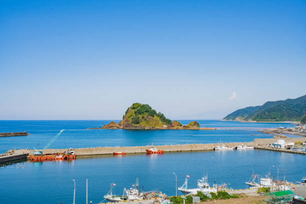 istock Yura Coast and Hakusan Island 1918769551