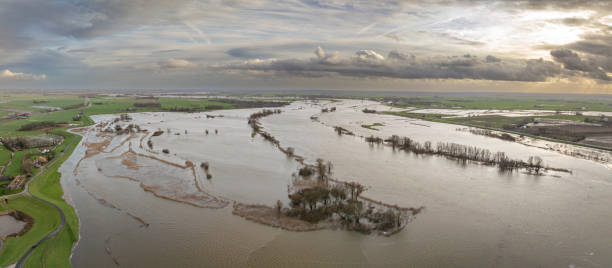 istock IJssel river with overflowing floodplains  after heavy rainfall at Wilsum 1919251864