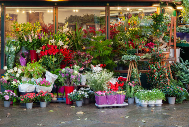 istock Street flower shop 1919274100