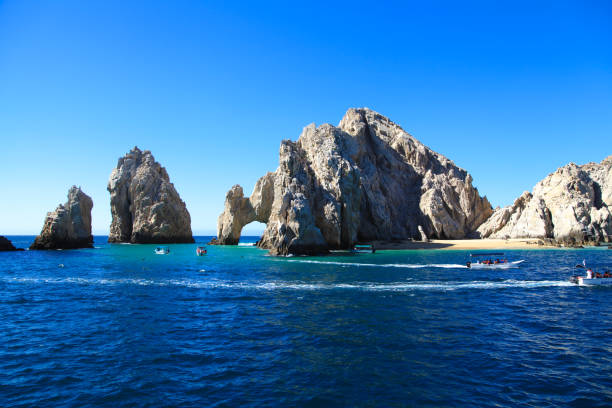 istock The Arch of Cabo San Lucas 1920108065
