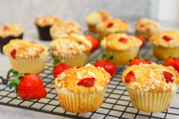 Cupcake Bombom Morango: Explosão de Sabor! - receita deliciosa profissional - passo 2