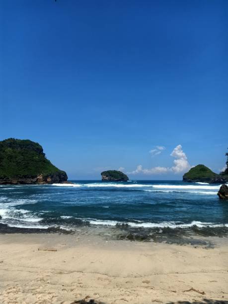 istock Tourism beach with island in the middle 1920940869