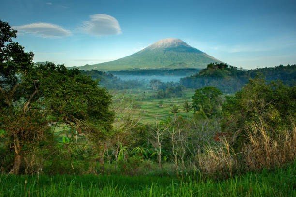 istock the beauty of mount agung 1921580976