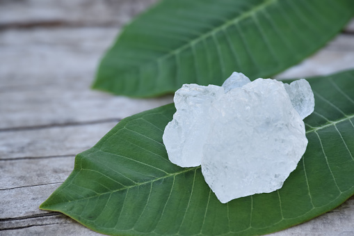 Crystal of potassium alum for spa and skin care