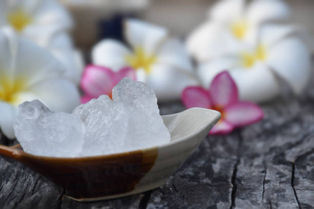 Crystal of potassium alum for spa and skin care