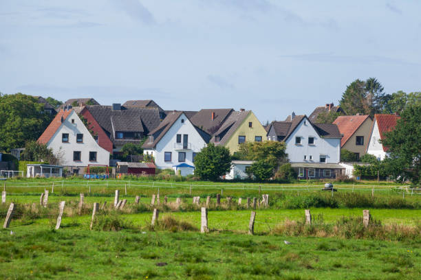 住宅、一戸建て、住宅、牧草地、オスターホルツ・シャルムベック - osterholz ストックフォトと画像