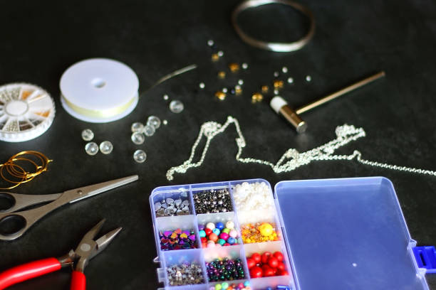 jewelry making supplies - chain storage room equipment gold chain foto e immagini stock
