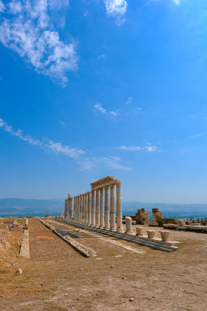 white marble columns of ancient city of laodicea - mythology marble close up architecture imagens e fotografias de stock