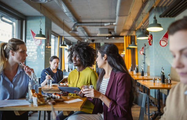 istock Businesswomen having a lunch meeting 1922051694