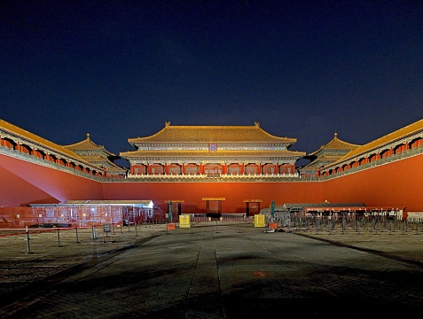 Forbidden city is one of largest palace area in the world.  It also great sample of traditional ancient architecture where all joint are flexible and can take for example earthquakes without collaps.