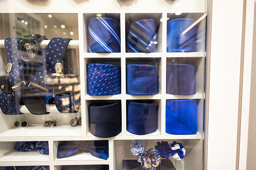 Ties and accessories for men's clothing in blue colour