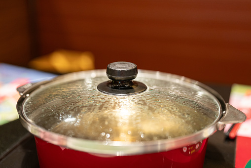 Modern cooking pot