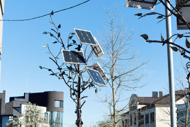 Efficient solar panels and modules for commercial use, public spaces, street lighting, park illumination. Innovative eco-friendly solution for harnessing power of the sun. Renewable energy in the city solución innovadora y respetuosa con el medio ambiente para aprovechar la energía del sol. energías renovables en la ciudad. paneles y módulos solares eficientes para uso comercial, espacios públicos, alumbrado público, iluminación de parques