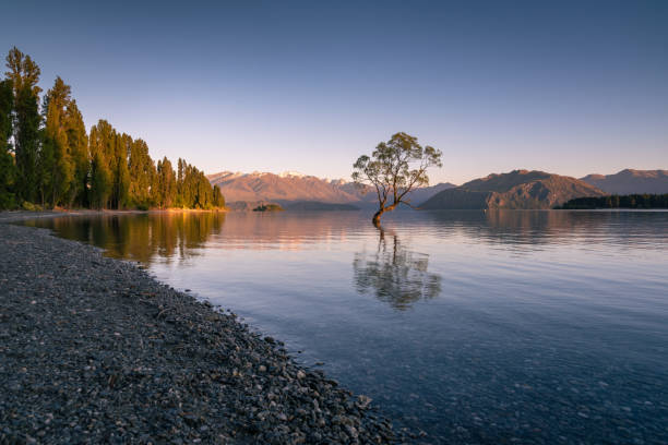 istock Lake Wanaka Day and Night 1924662039