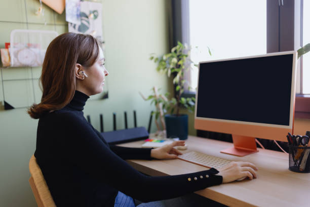 istock Woman working from home 1925060429
