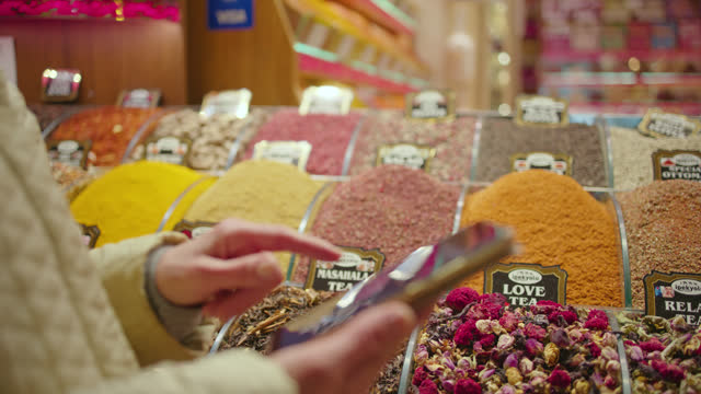 SLO MO Spice Bazaar Serenade: Unveiling Culinary Treasures Through Hands and Smartphone Magic #GrandBazaarDiscoveries #SpiceMarketMoments #SlowMotionSerenity