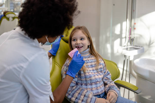 istock Child's dental visit in a modern clinic 1927152014