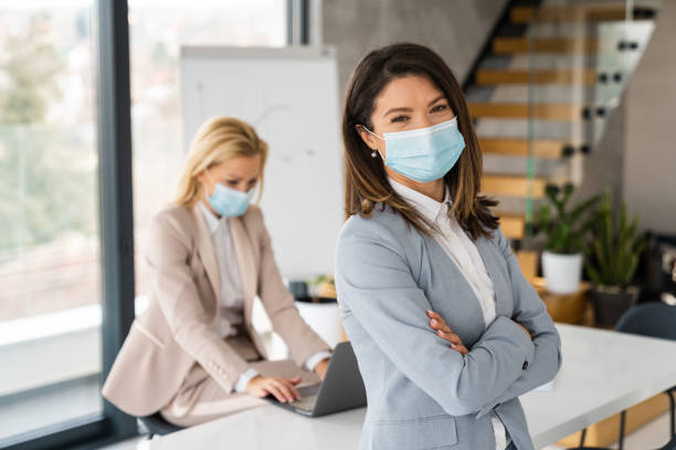 istock Women in the offic 1928359699