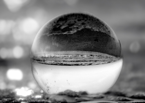 Fotografie mit Spiegelung einer Glaskugel