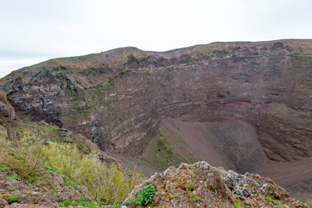 istock Crater of Vesuvius 1931340701
