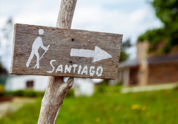 road sign of camino de santiago - two way traffic foto e immagini stock