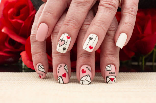 istock Valentines and Hearts Nail Art Design 1933062944