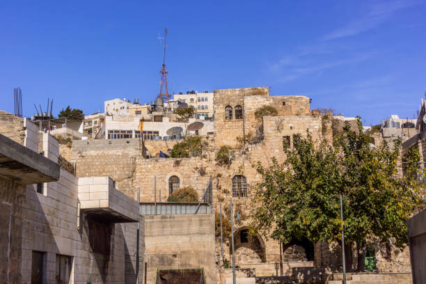 dachy kamiennych domów na starym mieście w hebronie, zachodni brzeg, terytoria palestyńskie (palestyna) - stonemade zdjęcia i obrazy z banku zdjęć