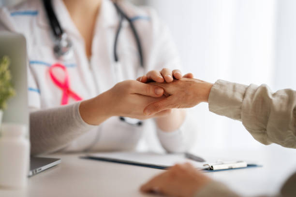 istock Support people living with tumor illness 1933890161