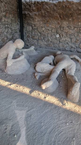 istock POMPEI WALKAROUND IN A SUNNY DAY 1935089307